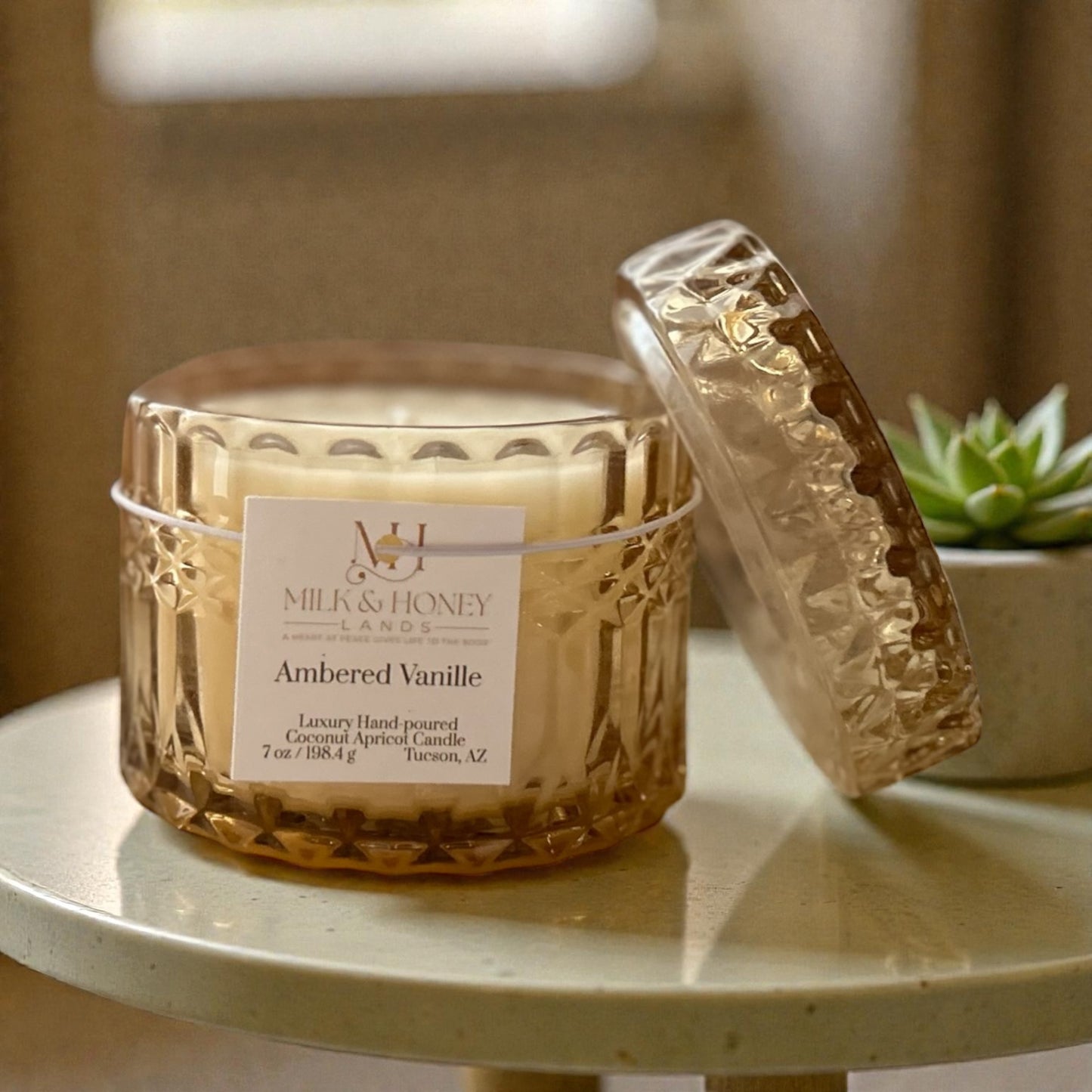 Ambered Vanille Luxury Candle | Vintage Glass Vessel | 28hr Burn