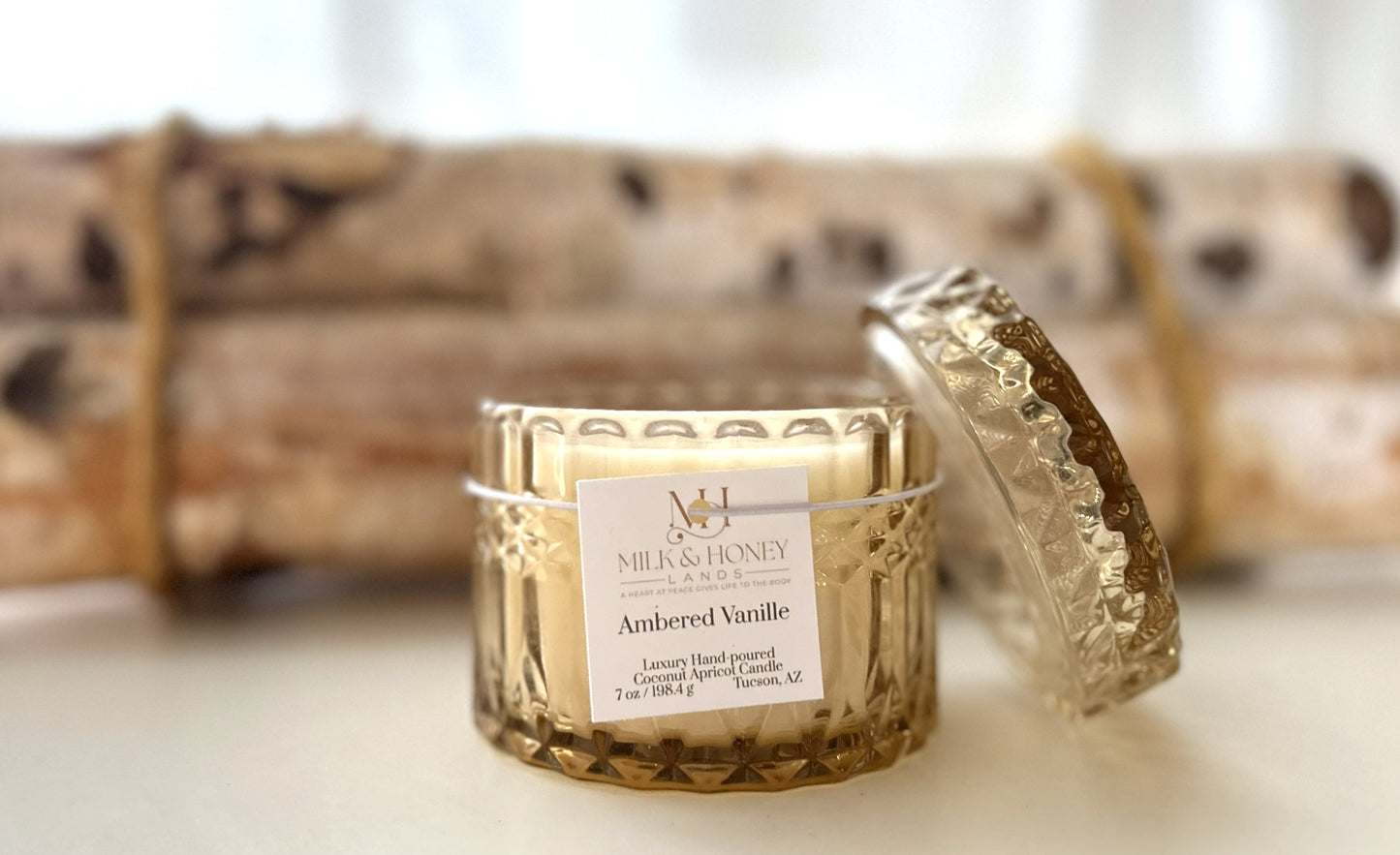 Ambered Vanille in Crystal-like Glass Vessel