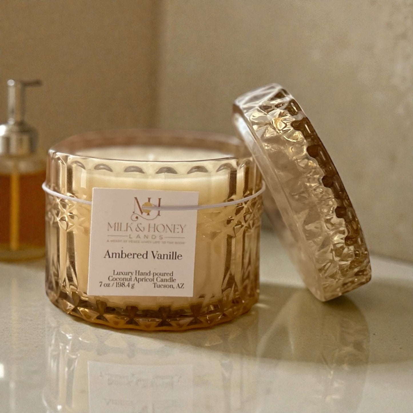 Ambered Vanille Luxury Candle | Vintage Glass Vessel | 28hr Burn